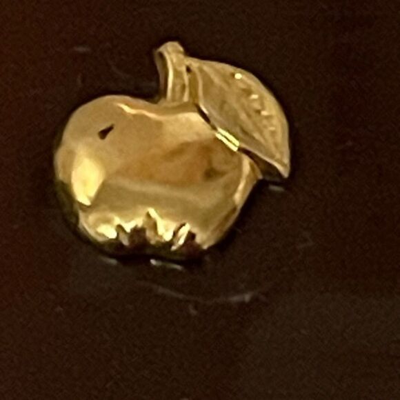 NEVER USED. 3-gold tone clutch pins/lapel pins (apple, pear & butterfly TEACHERS - Picture 5 of 11